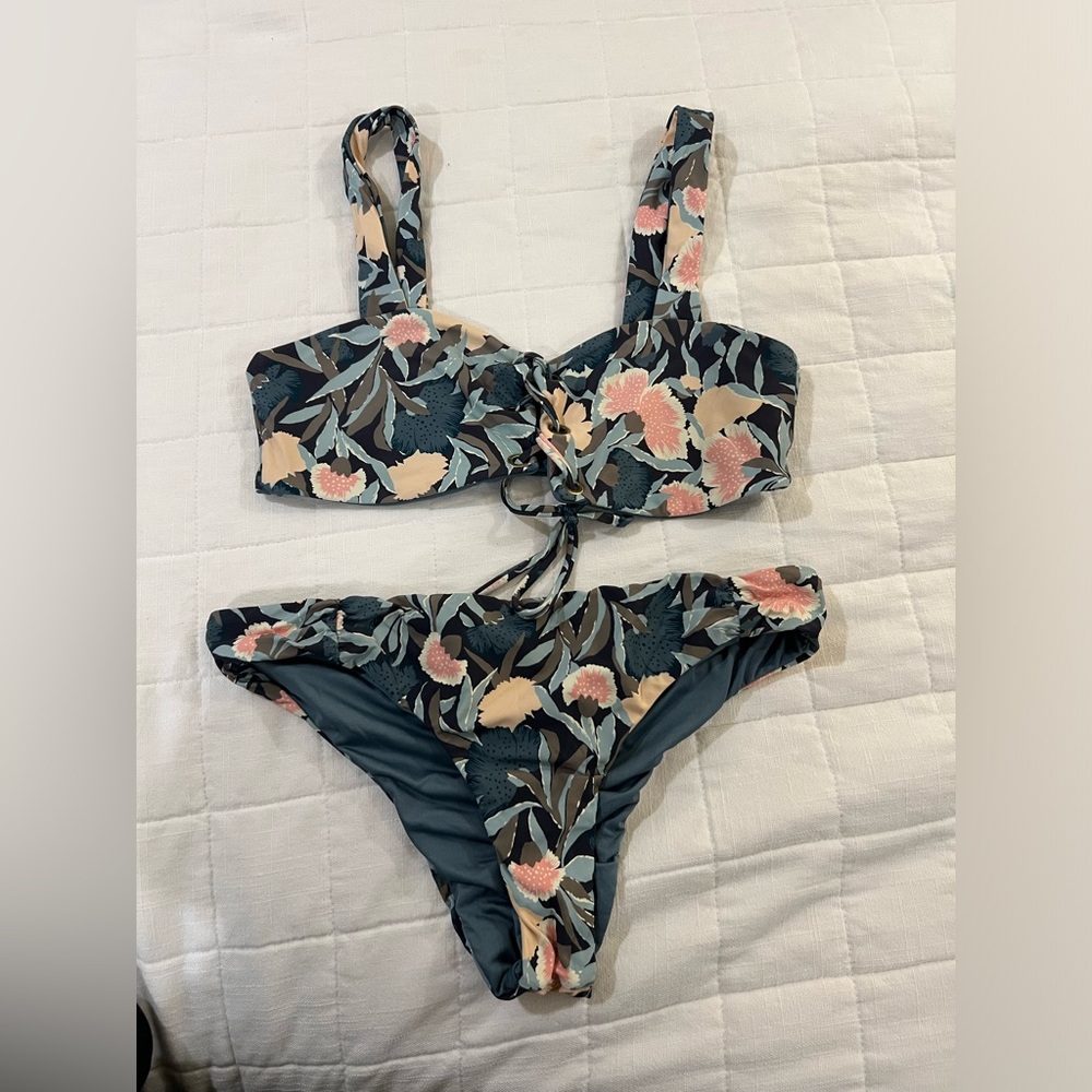 O Neill front tie bikini